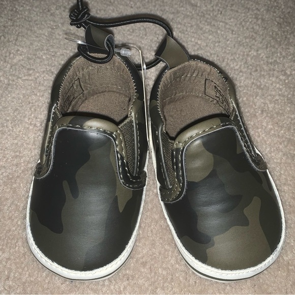 Nwt Bundle of 3 Baby army shoes in sizes 1,2 and 3 for 0 to 3 months. - Picture 5 of 6